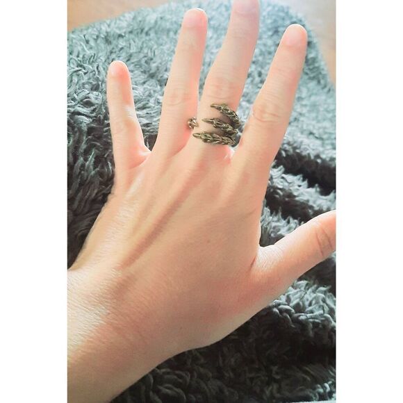 *Clearance* Unisex Claw Hand Ladies Ring (Size 8.5) - Picture 3 of 5